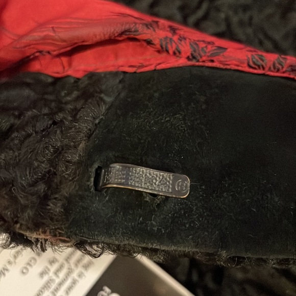 Keska Black Fur Coat - Picture 8 of 11